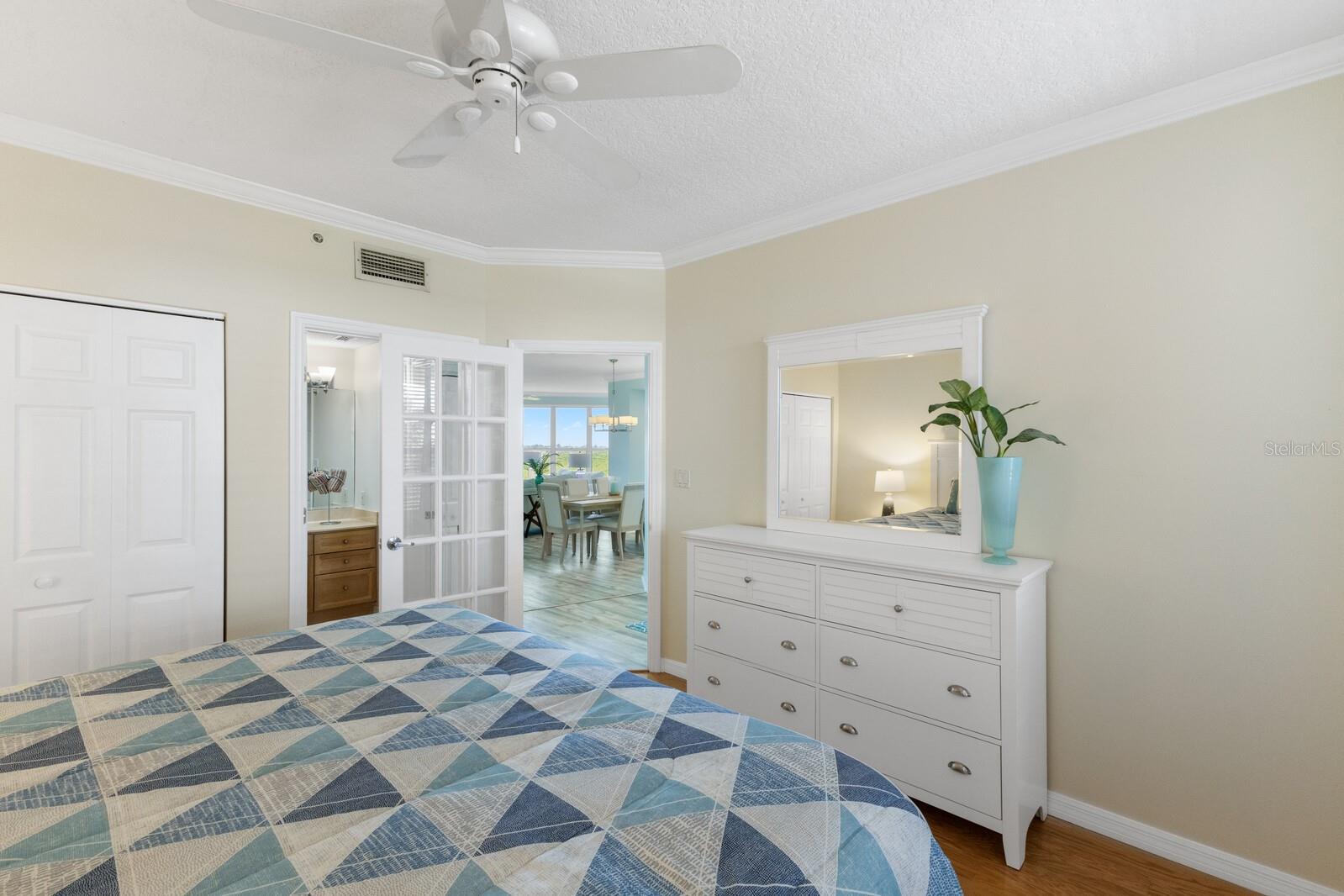 5420 EAGLES POINT CIR #304