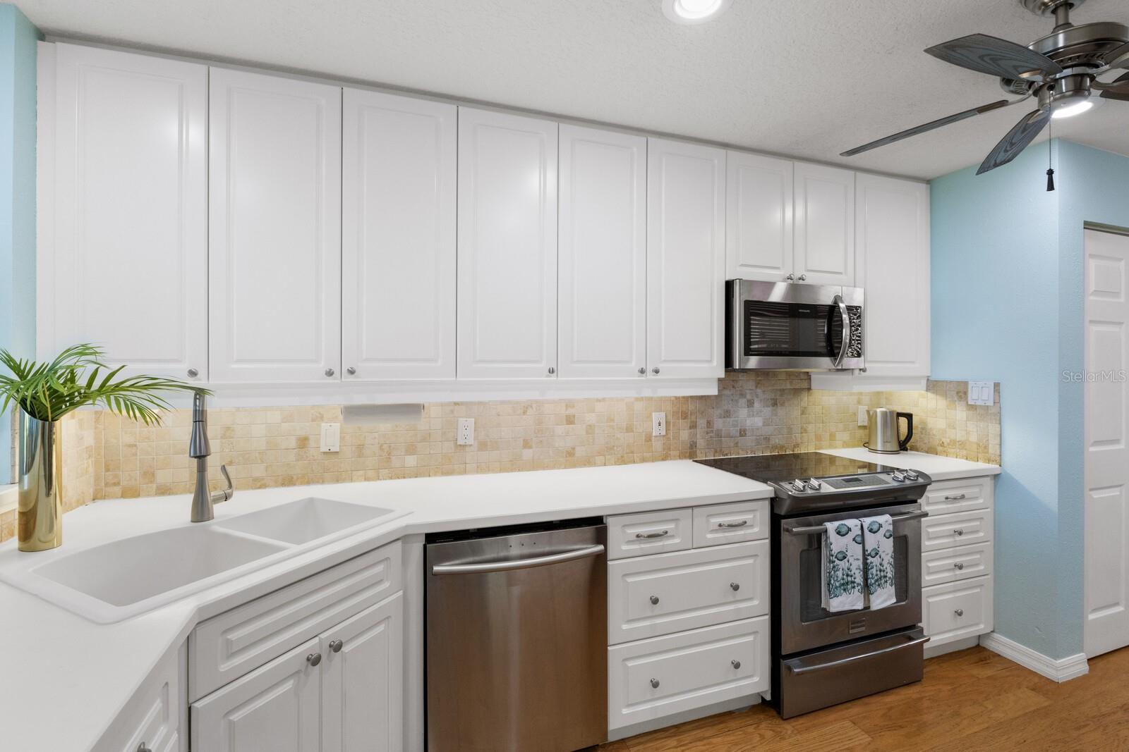 5420 EAGLES POINT CIR #304