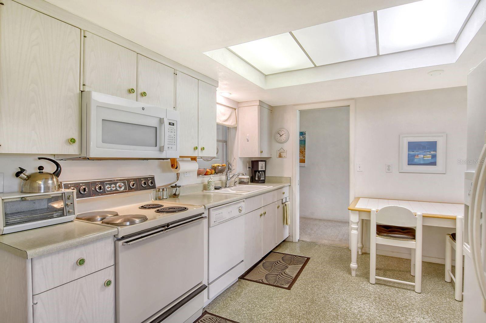 3267 SUFFOLK LN #519