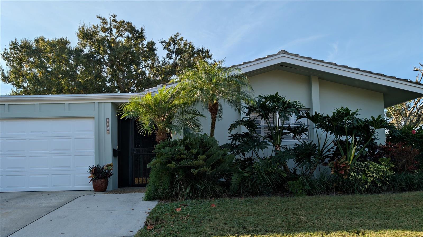 3328 DARTMOUTH LN #1012