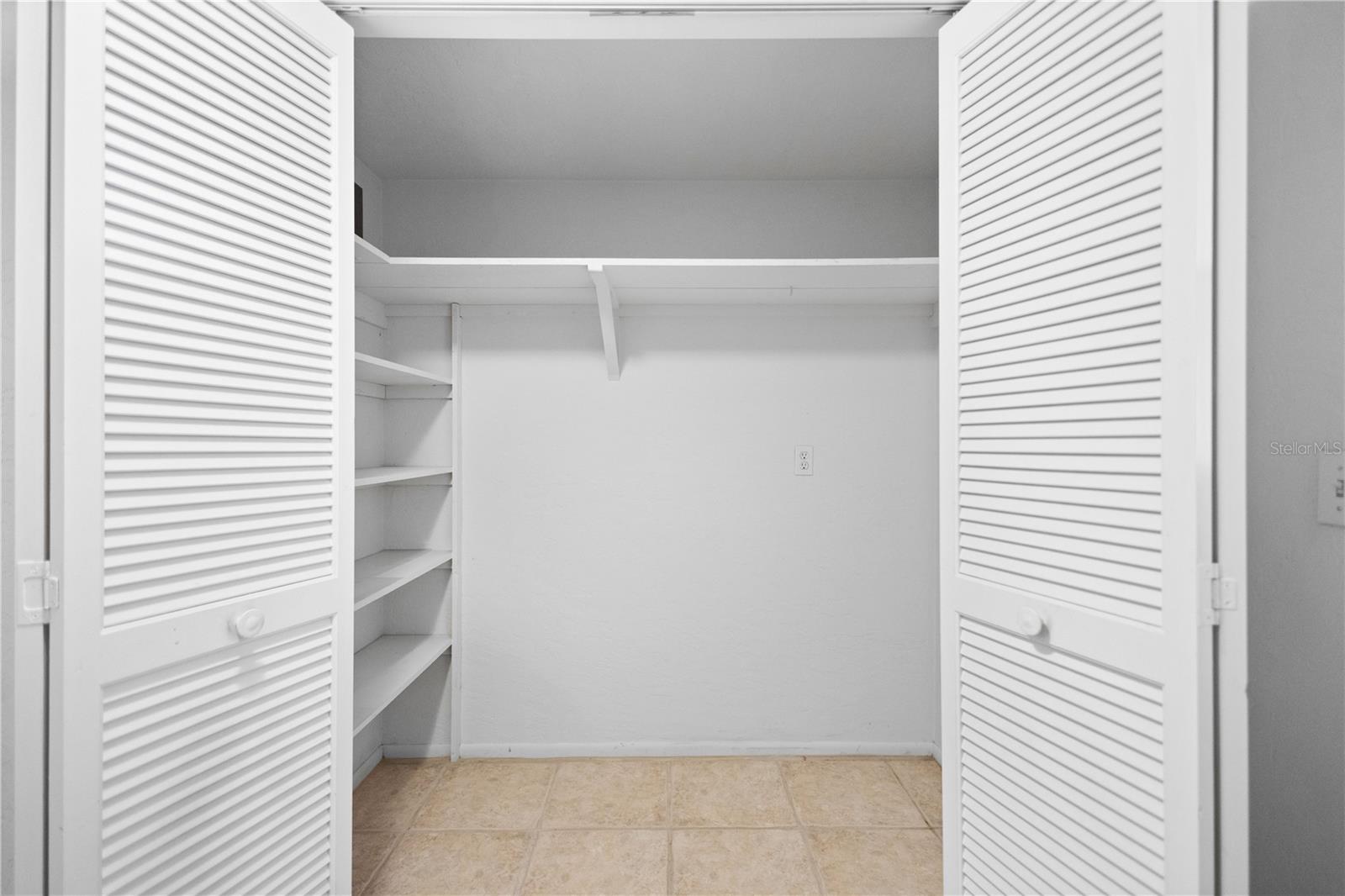 3328 DARTMOUTH LN #1012