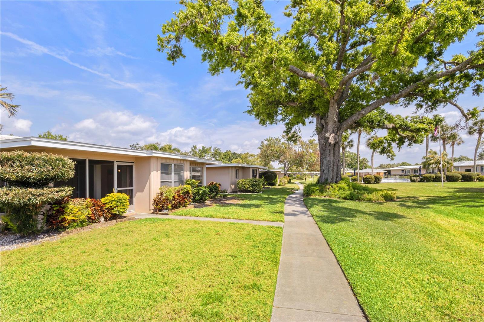 3328 DARTMOUTH LN #1012