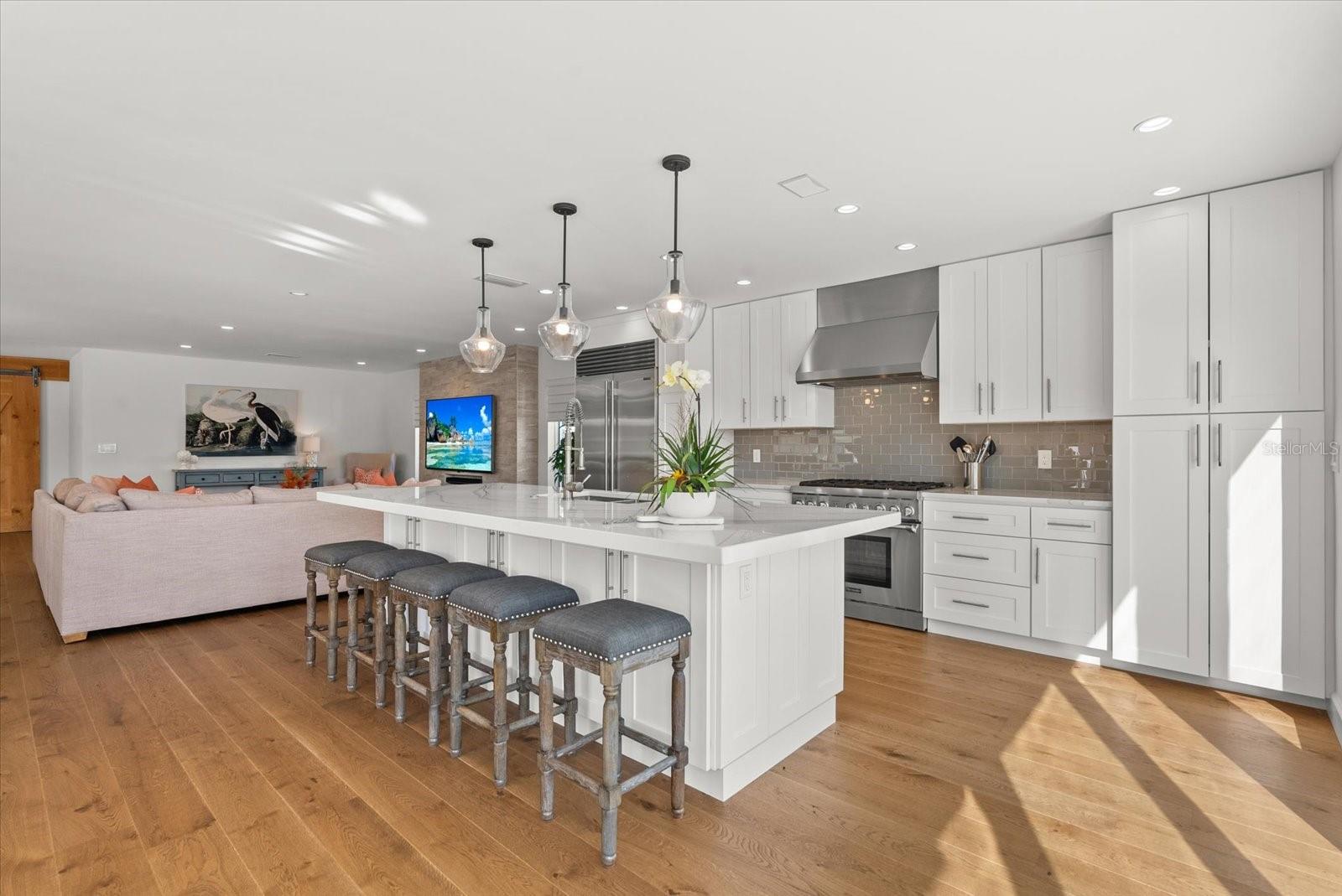 813 IDLEWILD WAY