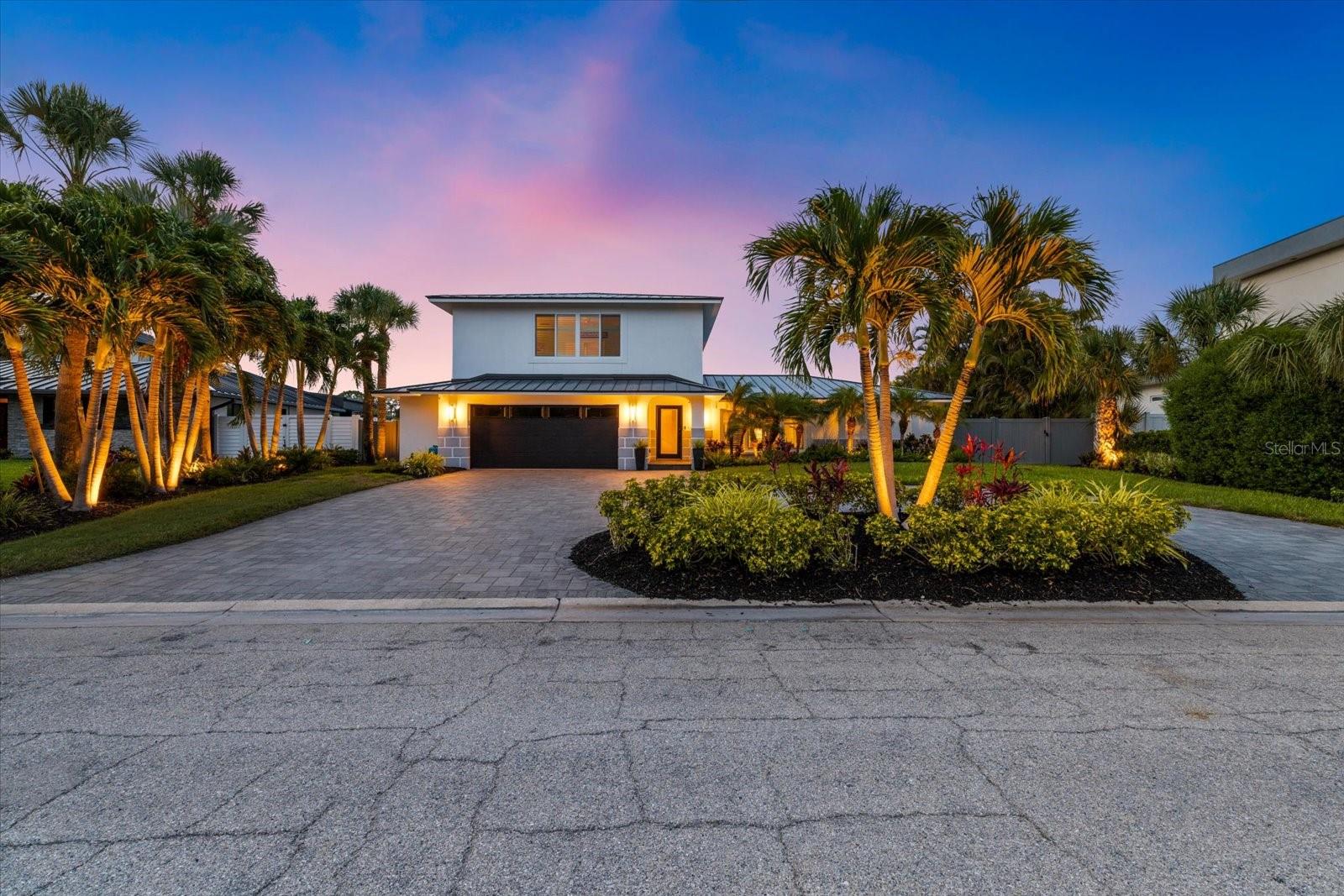 813 IDLEWILD WAY