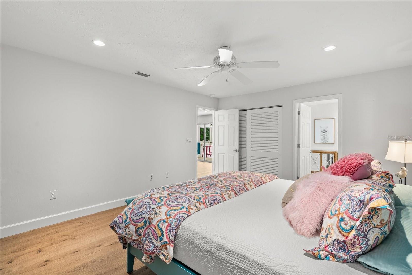 813 IDLEWILD WAY