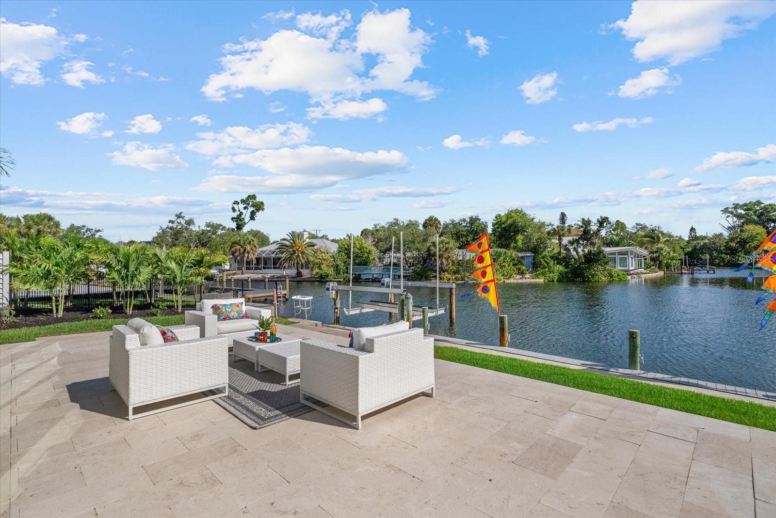 813 IDLEWILD WAY