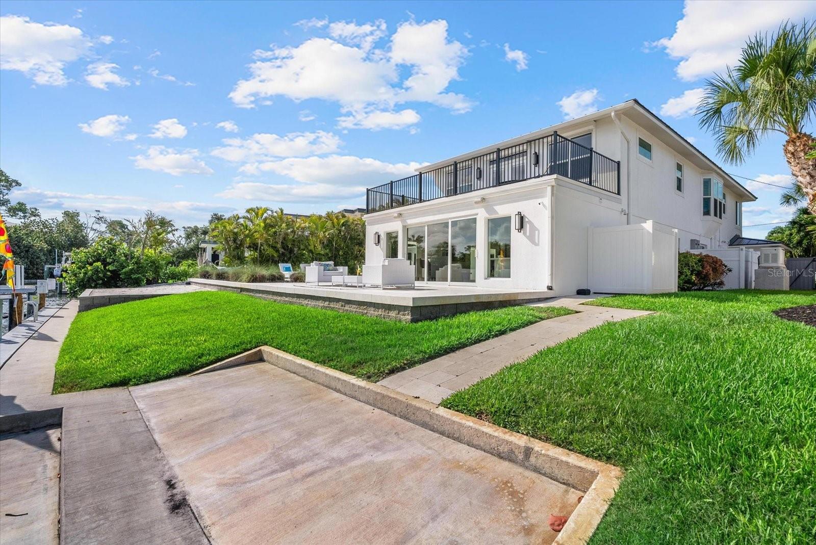 813 IDLEWILD WAY