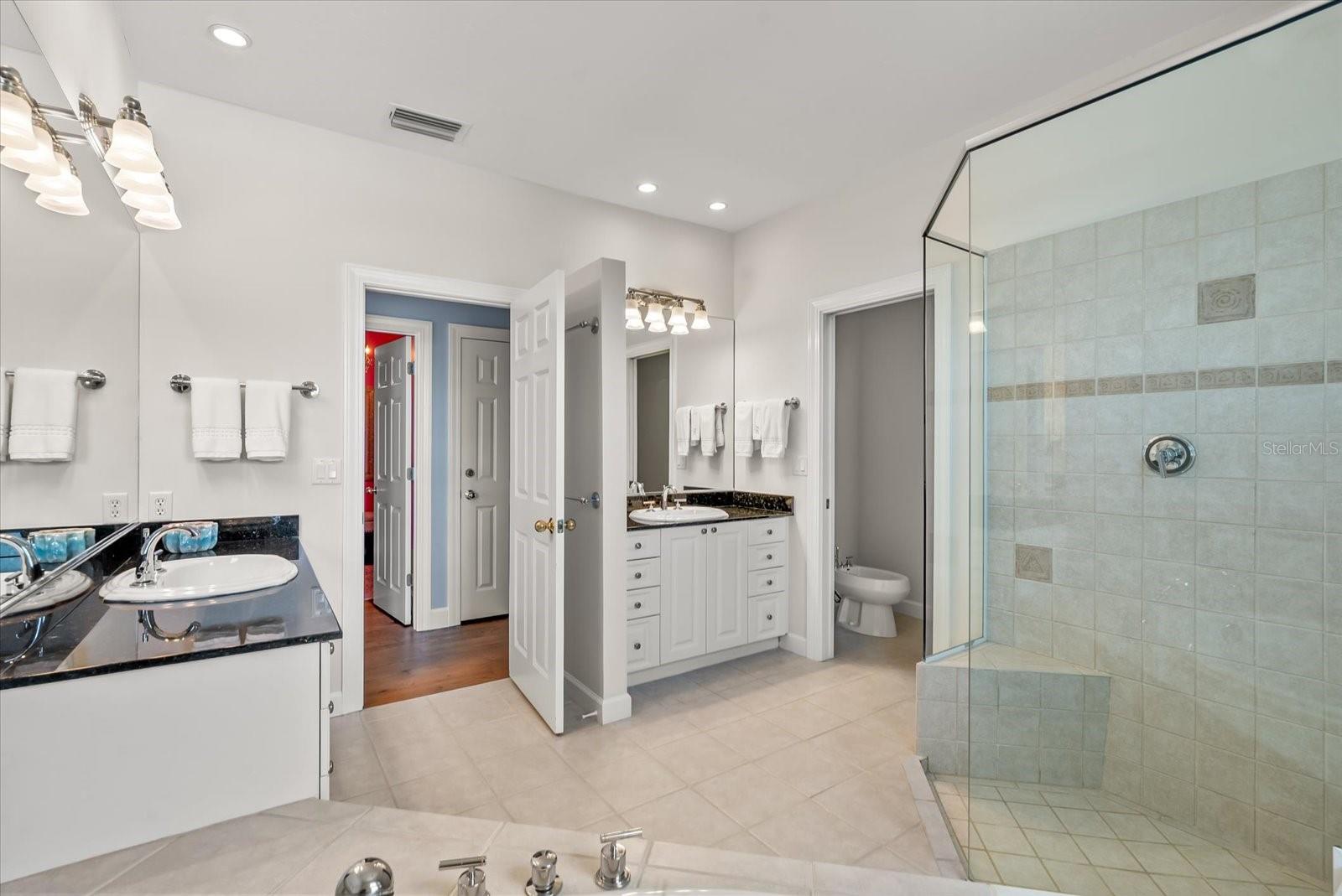 813 IDLEWILD WAY