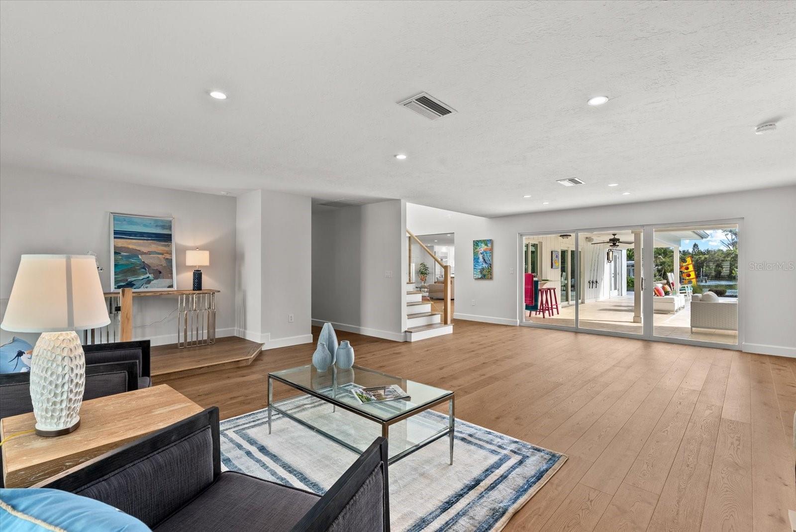 813 IDLEWILD WAY