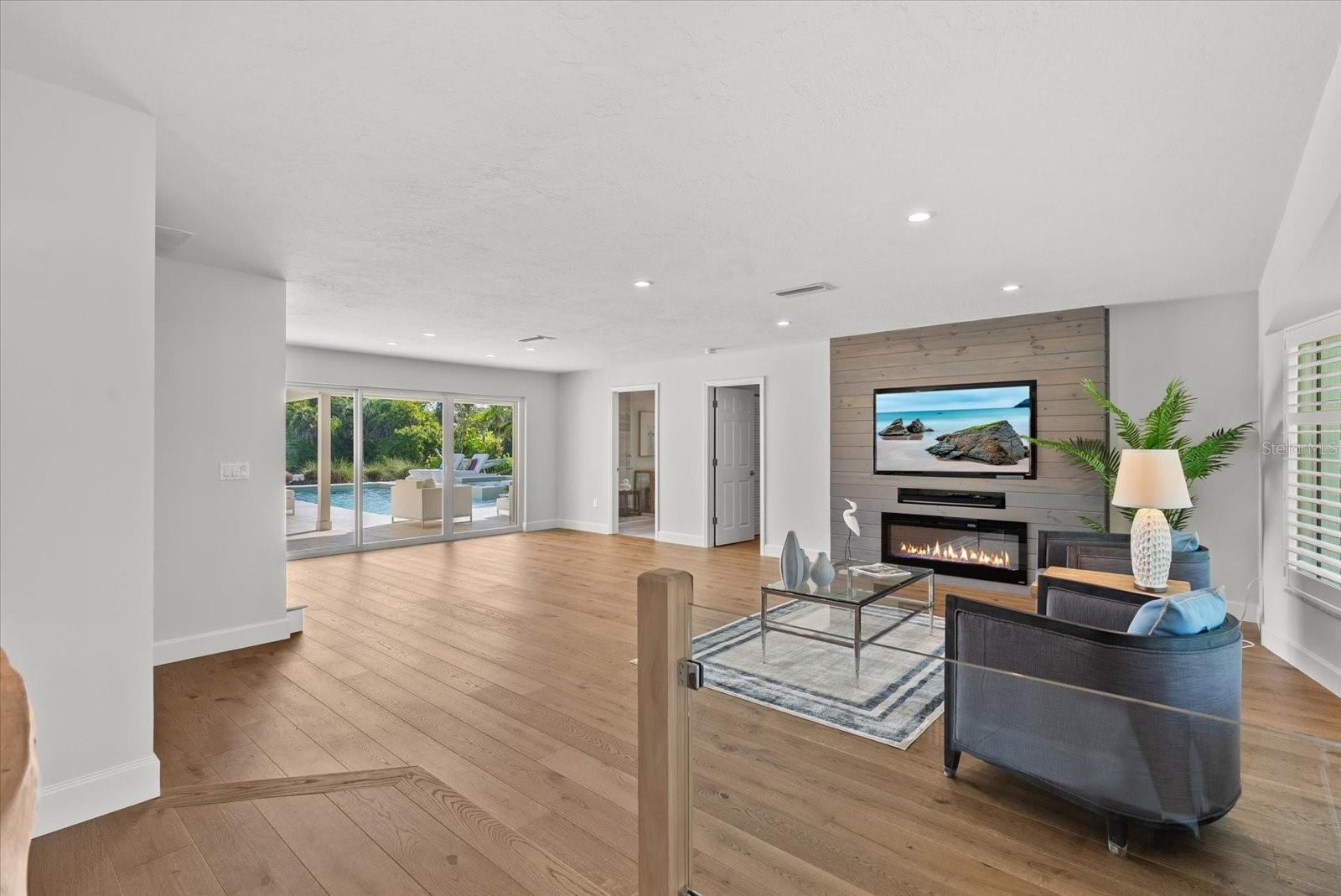 813 IDLEWILD WAY