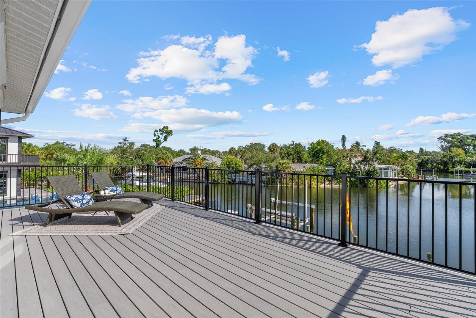 813 IDLEWILD WAY