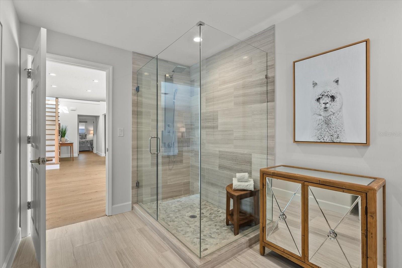 813 IDLEWILD WAY