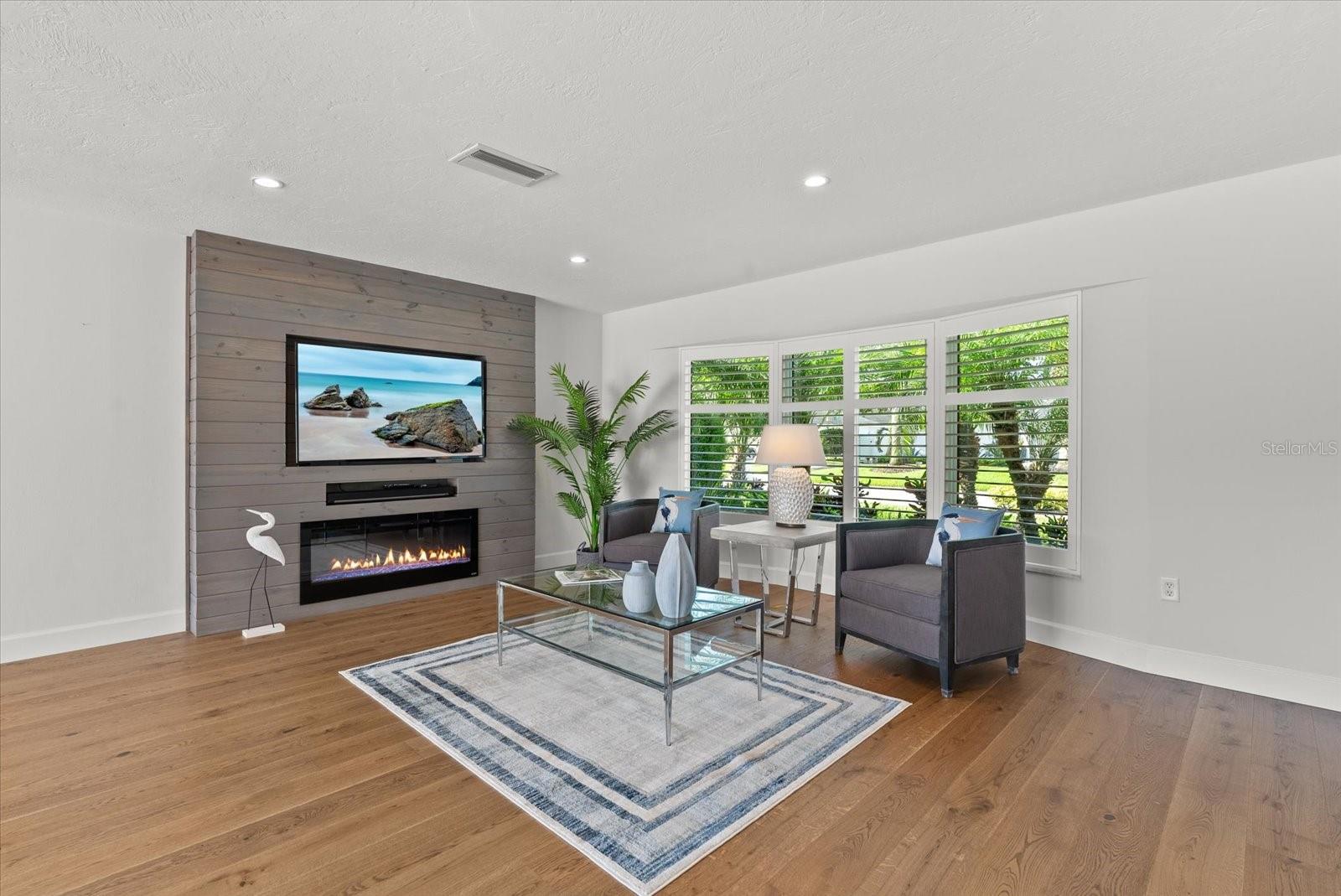 813 IDLEWILD WAY