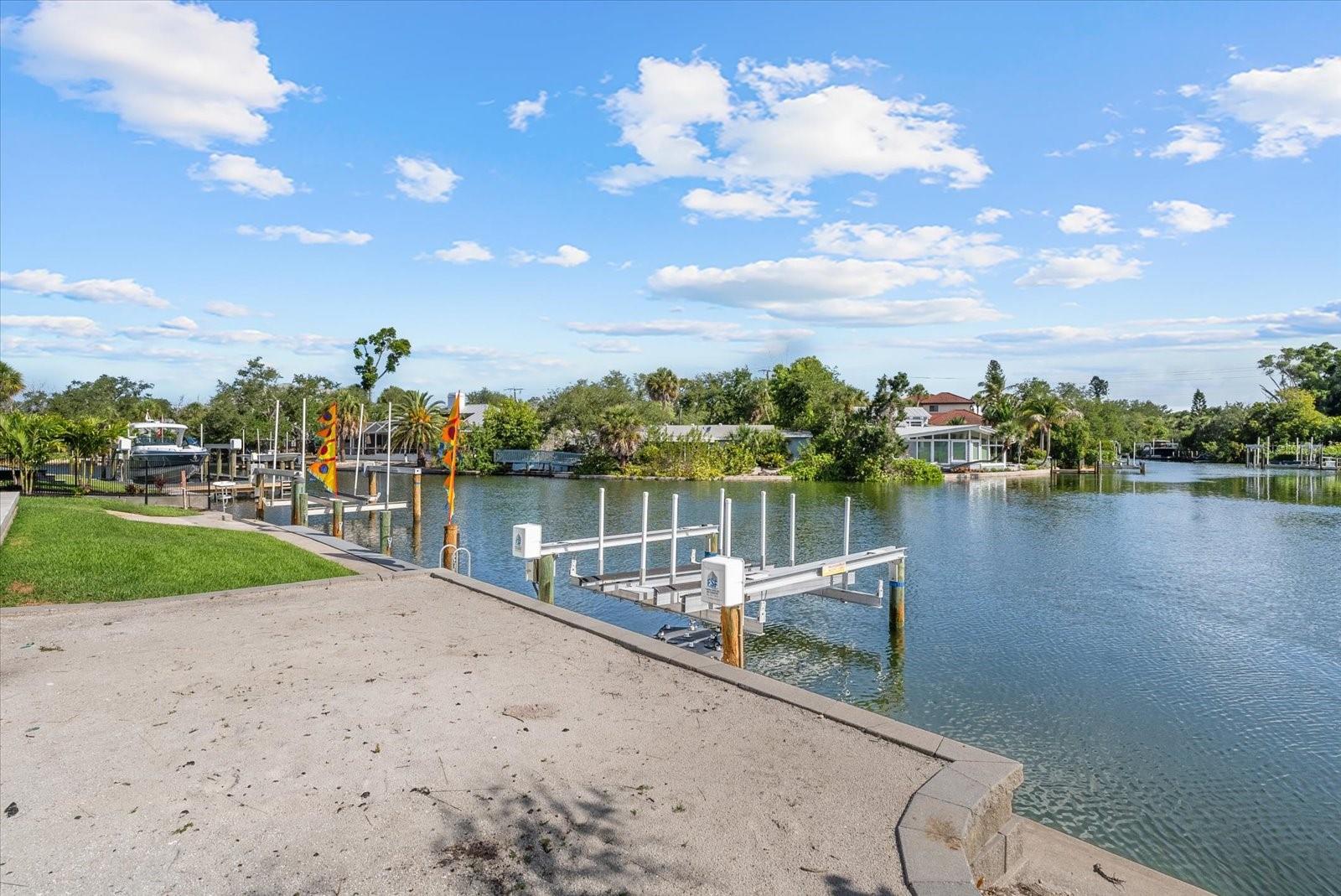 813 IDLEWILD WAY