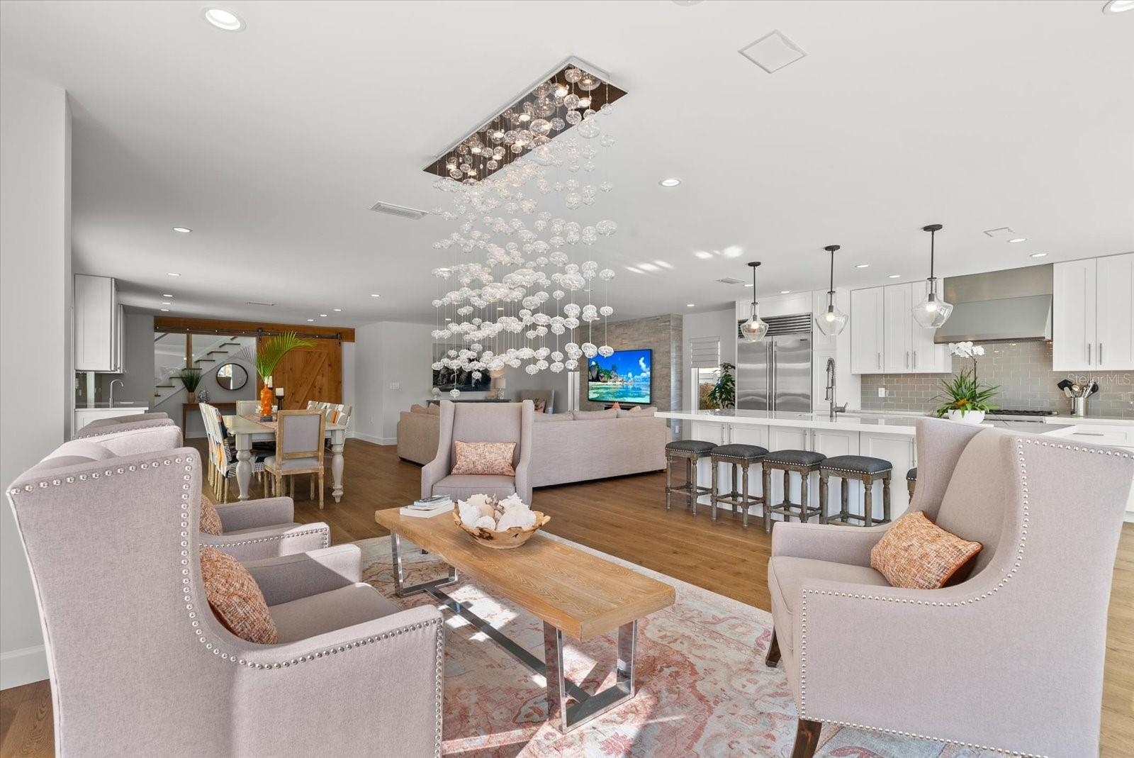 813 IDLEWILD WAY