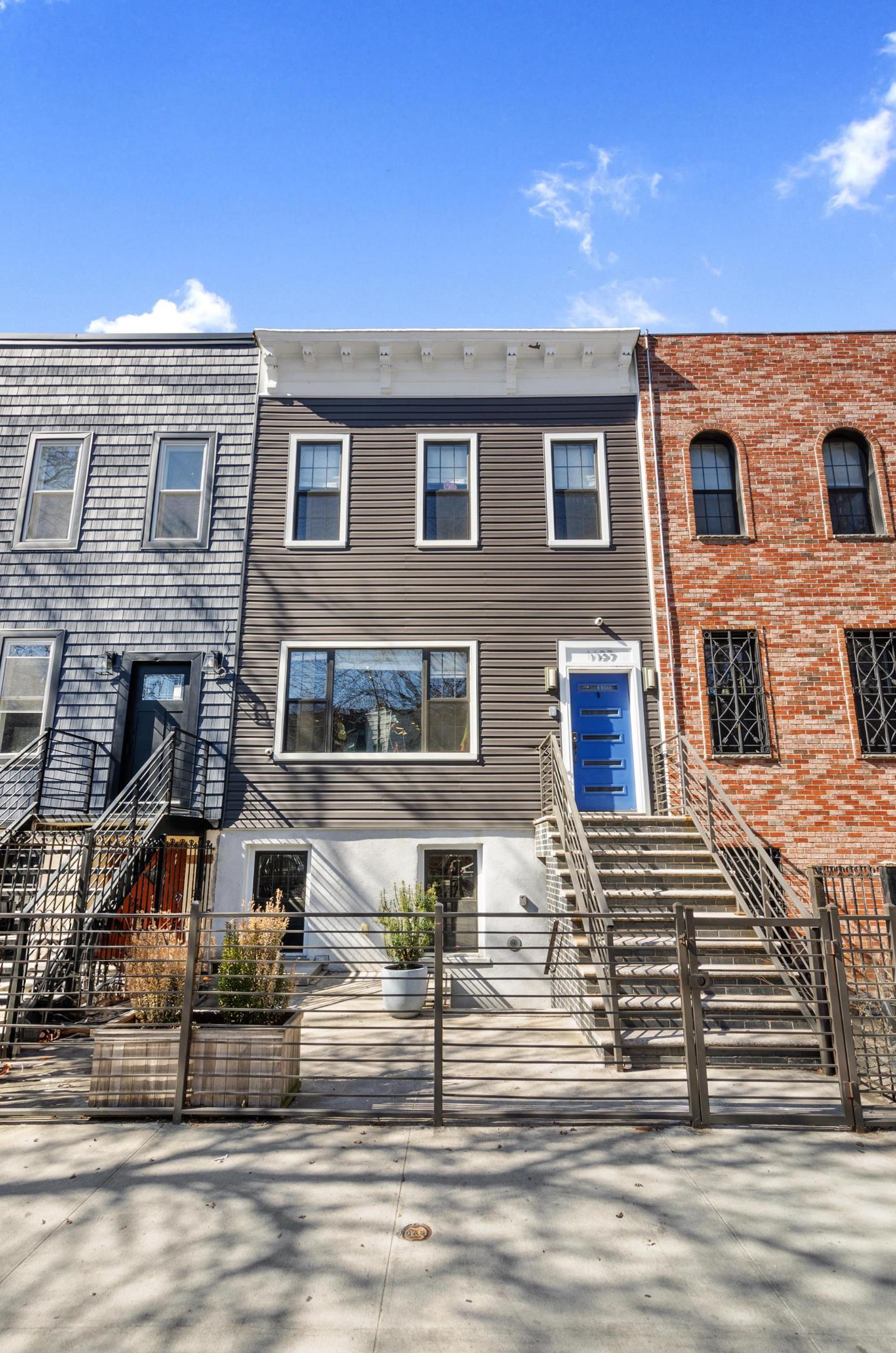 1127 Decatur Street