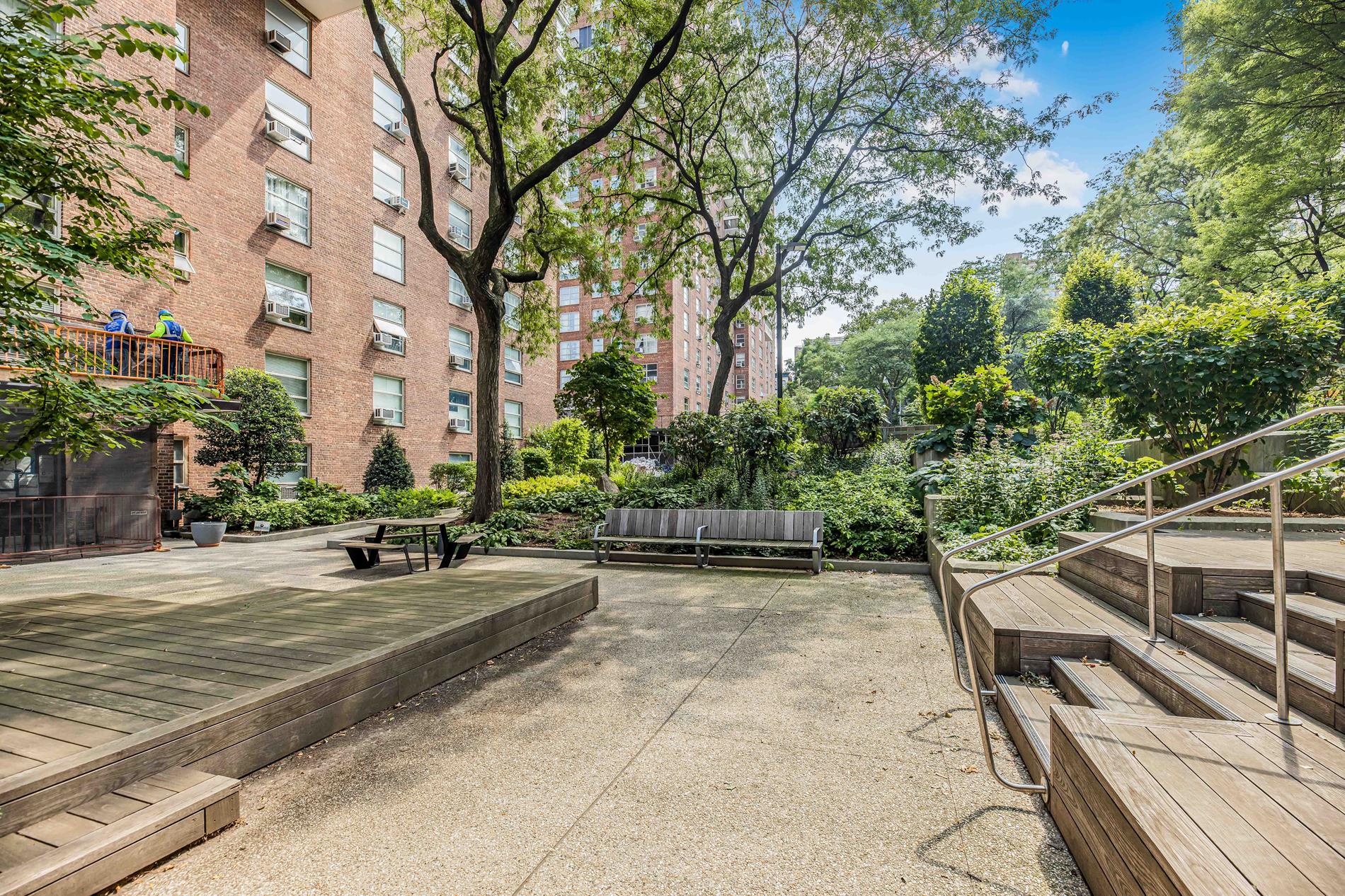 70 la Salle Street 10-F