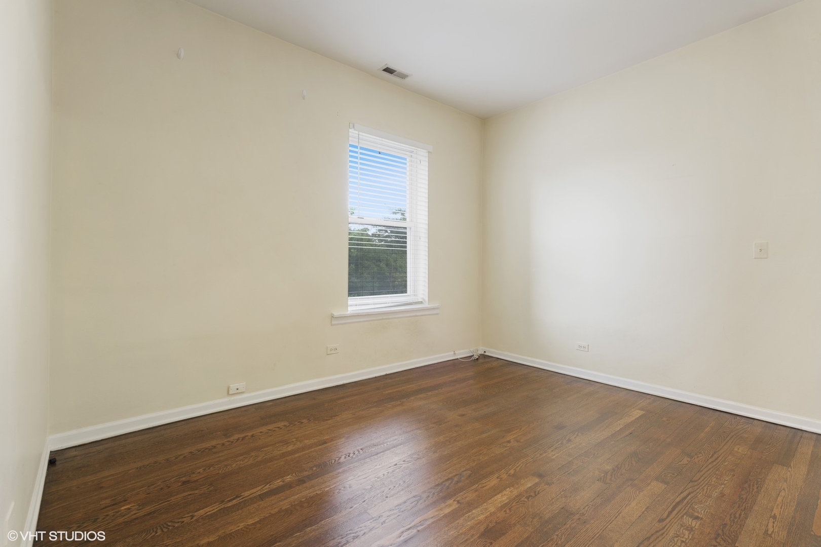 832 W Belle Plaine Avenue Unit: 3E