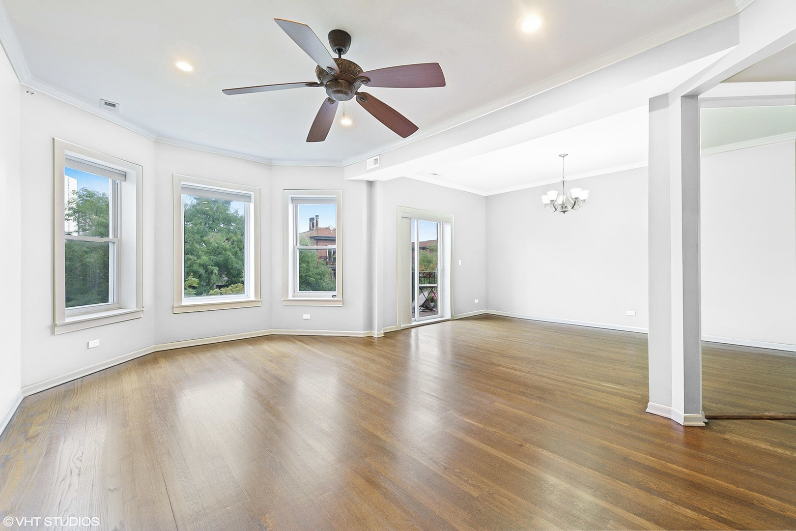 832 W Belle Plaine Avenue Unit: 3E