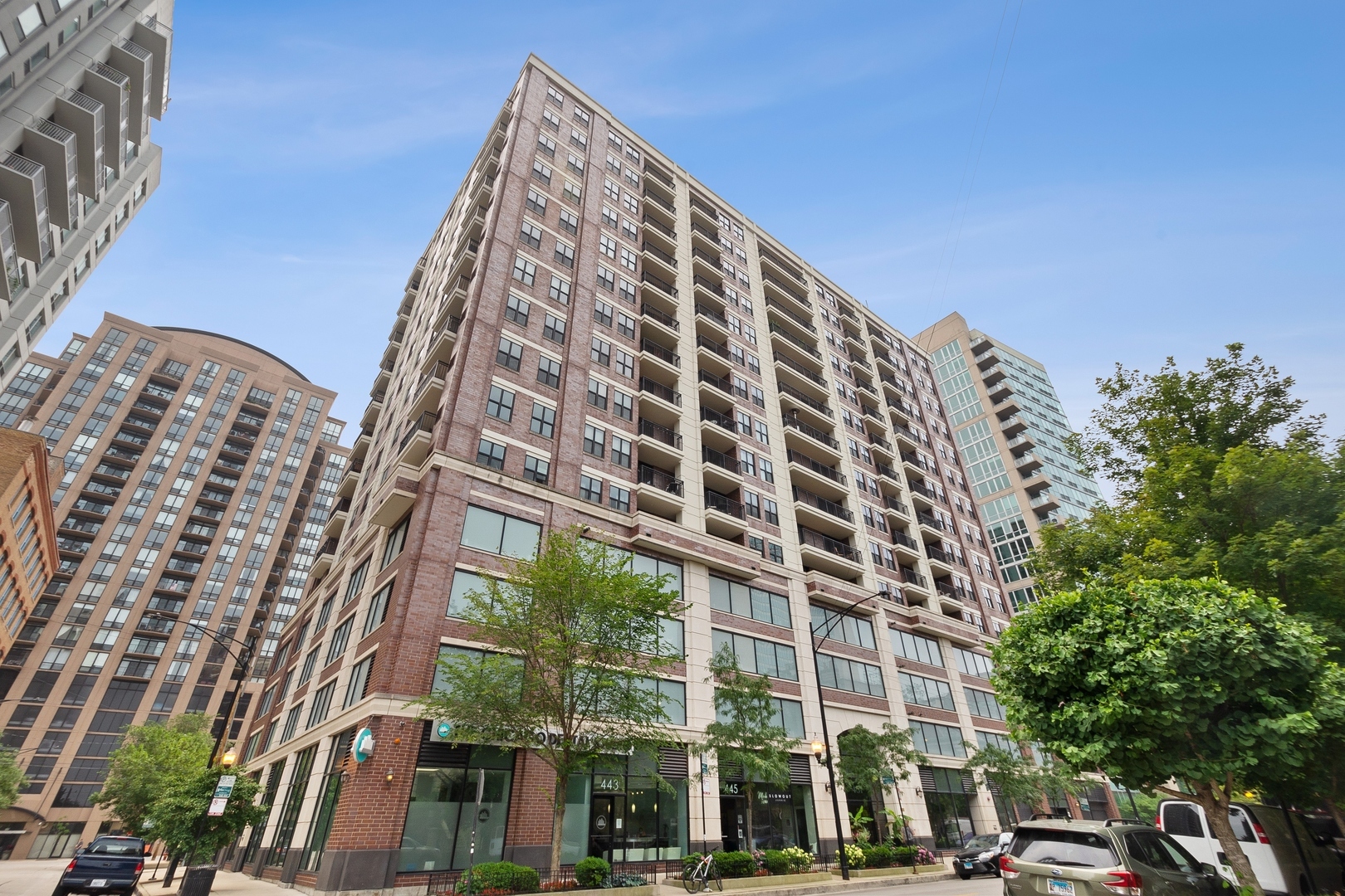 451 W Huron Street Unit: 1004