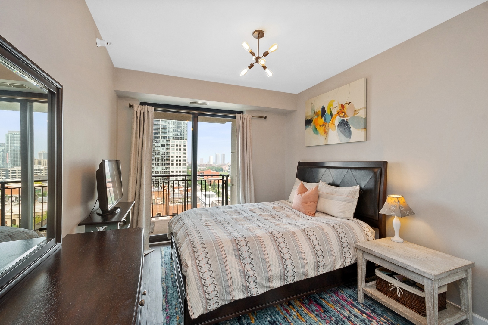 451 W Huron Street Unit: 1004