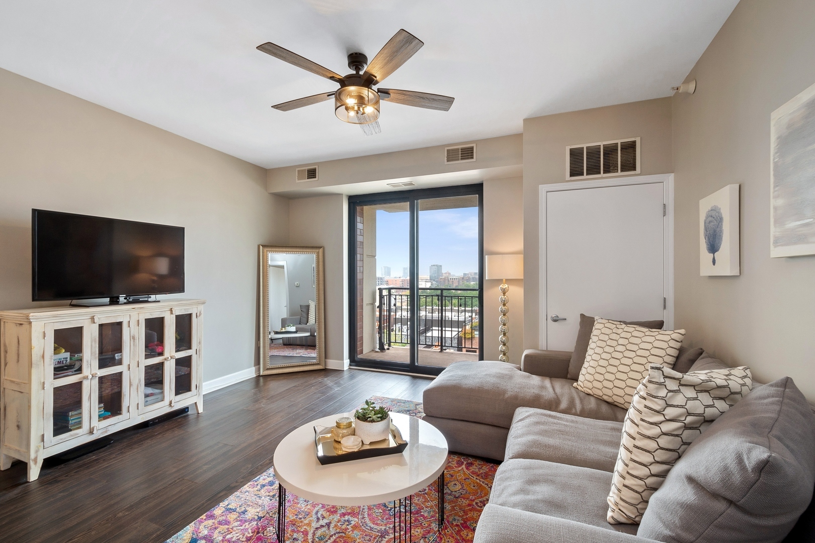 451 W Huron Street Unit: 1004