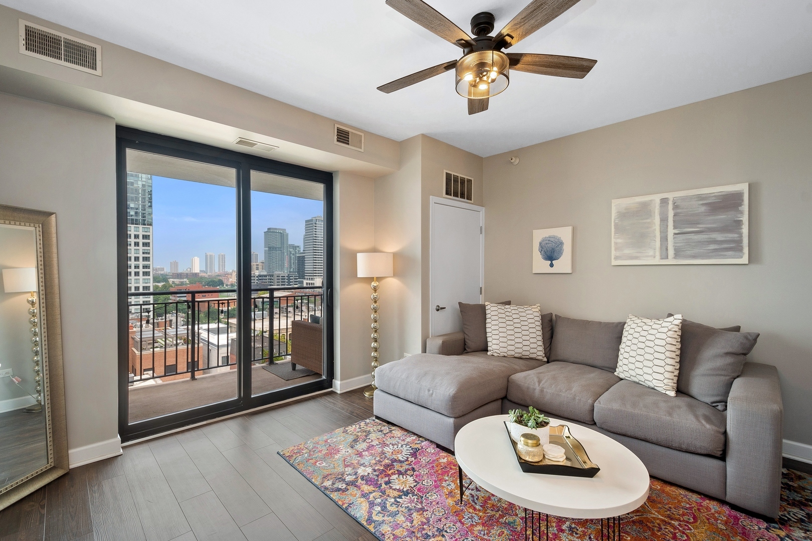 451 W Huron Street Unit: 1004