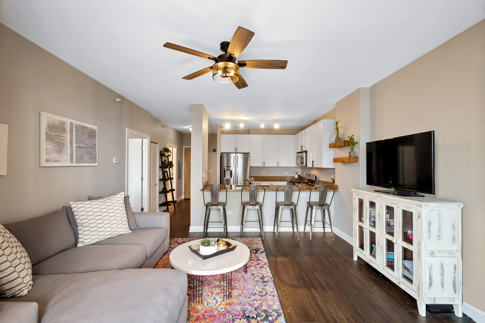 451 W Huron Street Unit: 1004