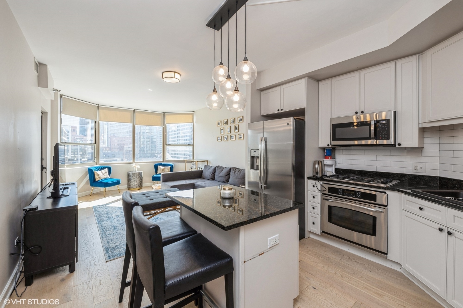 720 W Randolph Street Unit: 1004