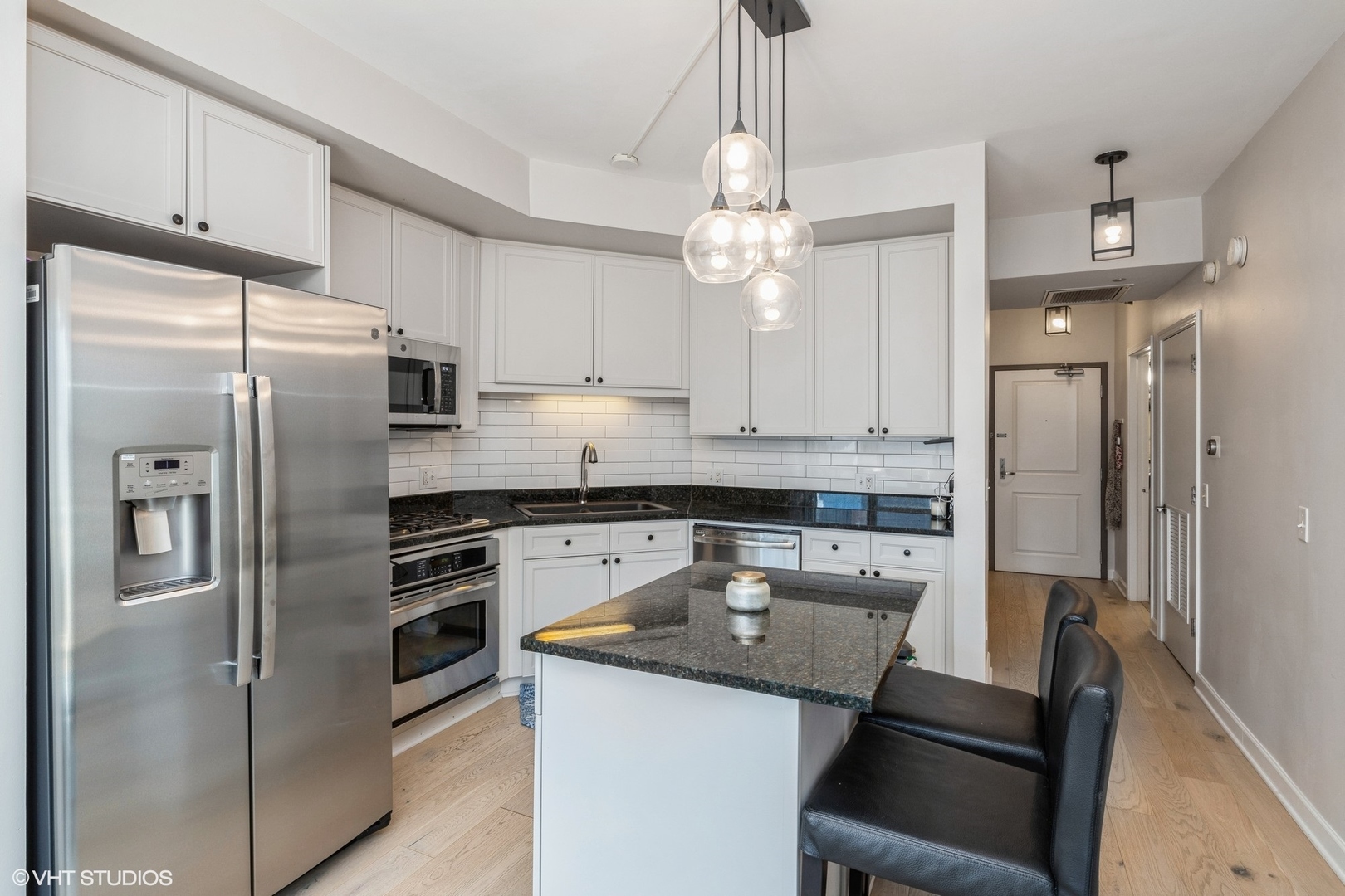720 W Randolph Street Unit: 1004