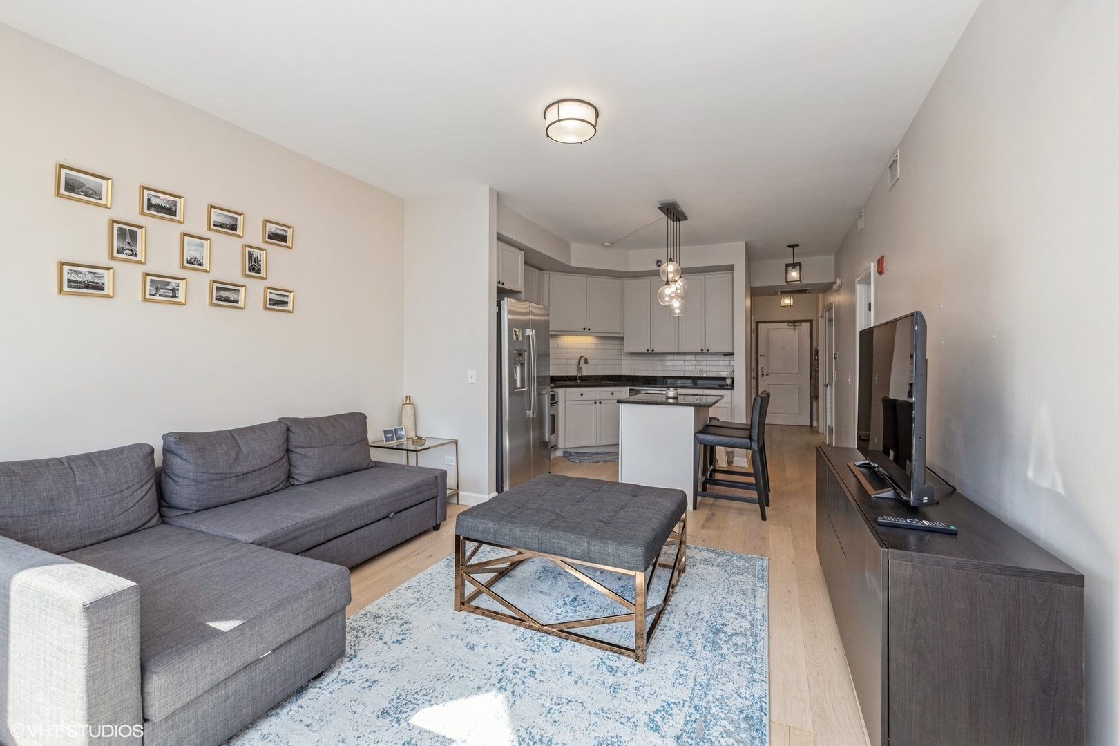 720 W Randolph Street Unit: 1004