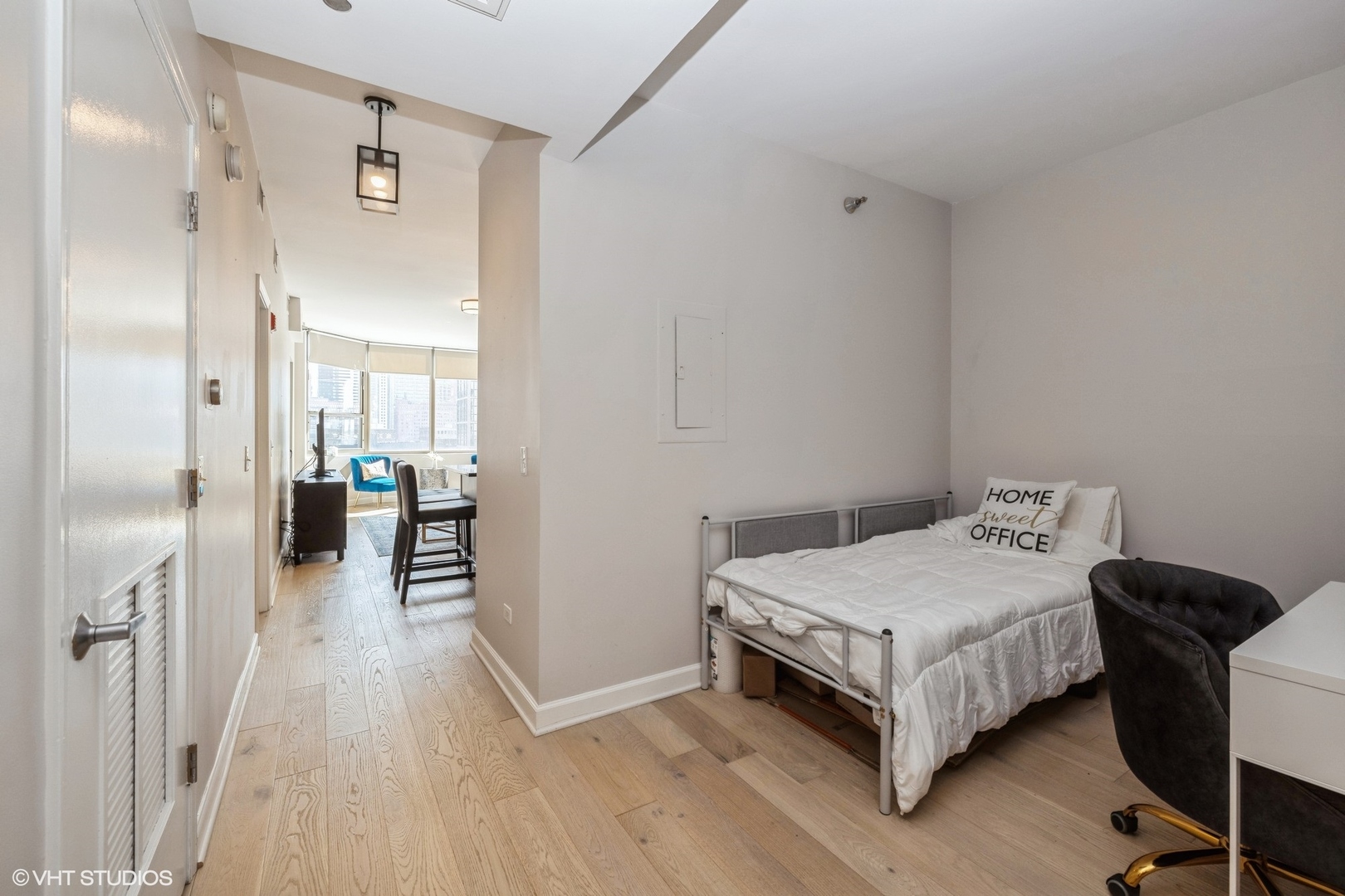 720 W Randolph Street Unit: 1004