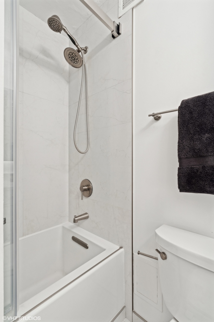 1030 N State Street Unit: 27J
