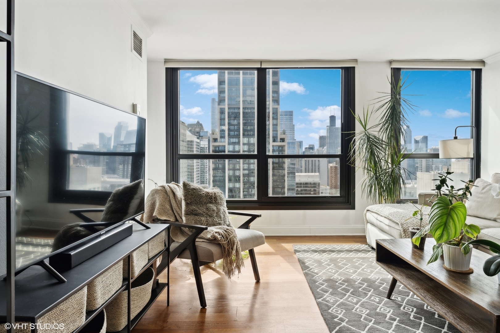 1030 N State Street Unit: 27J
