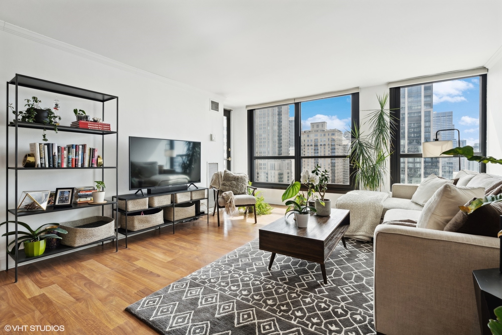 1030 N State Street Unit: 27J