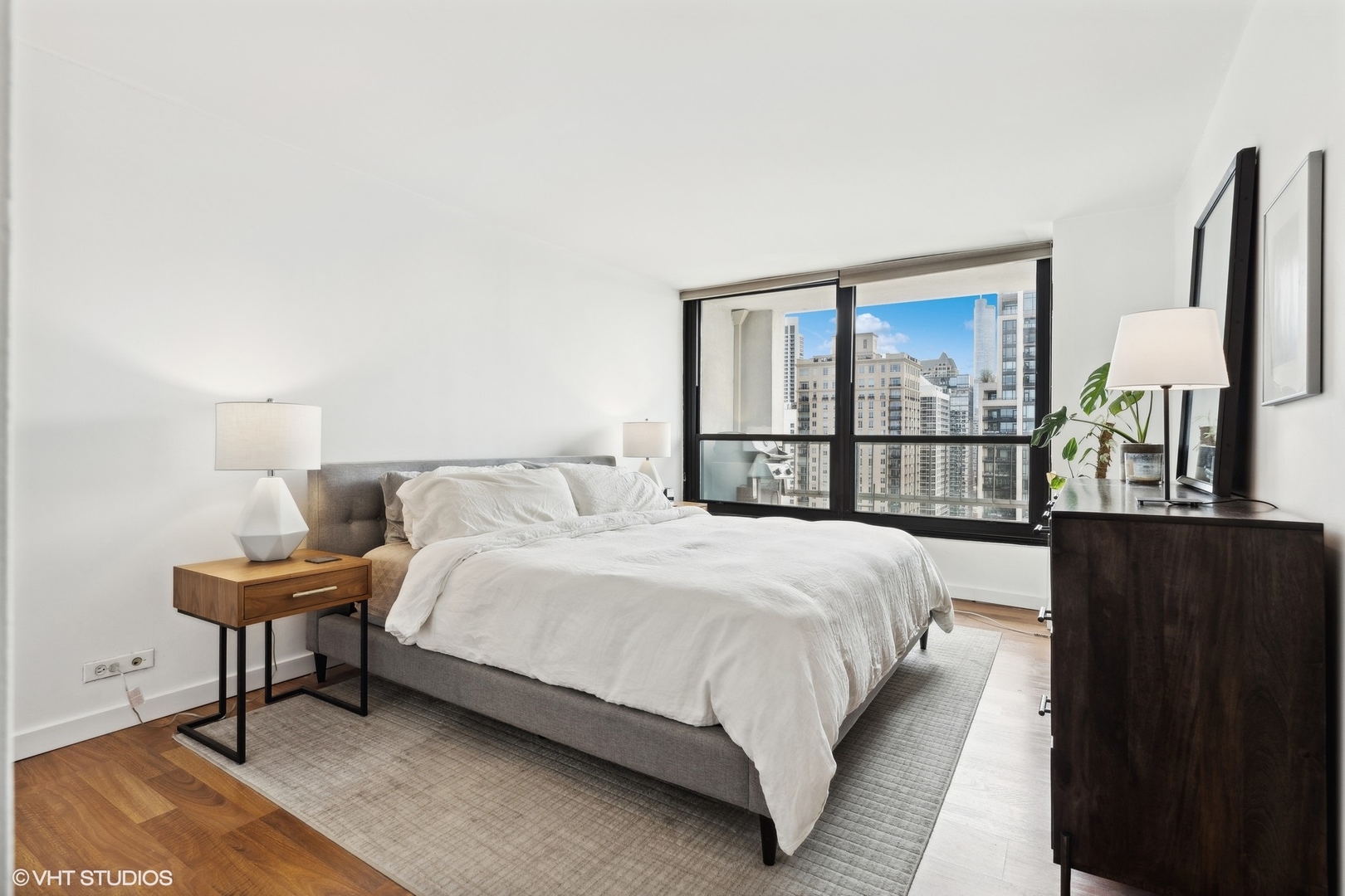 1030 N State Street Unit: 27J