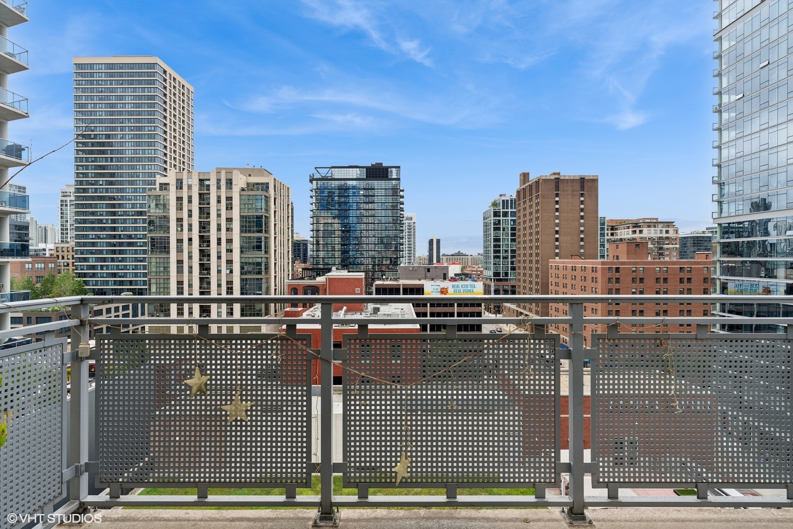 744 N Clark Street Unit: 1004
