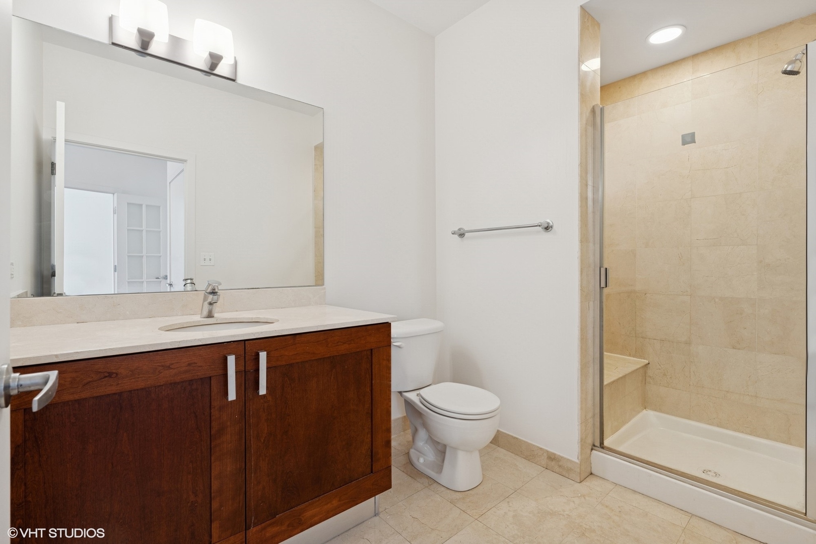 744 N Clark Street Unit: 1004