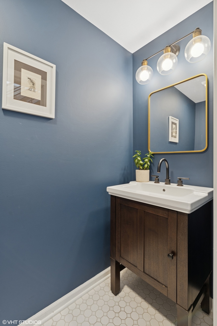 1740 N Marshfield Avenue Unit: 29