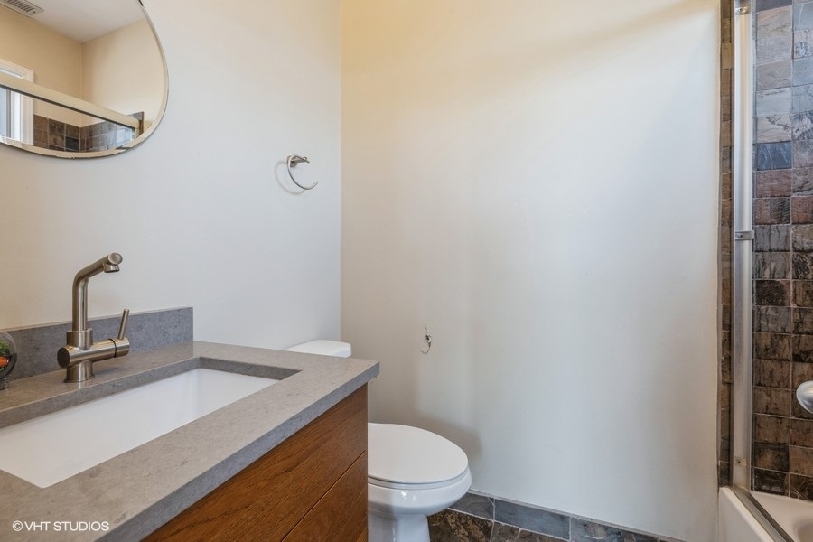927 N Hermitage Avenue Unit: 3