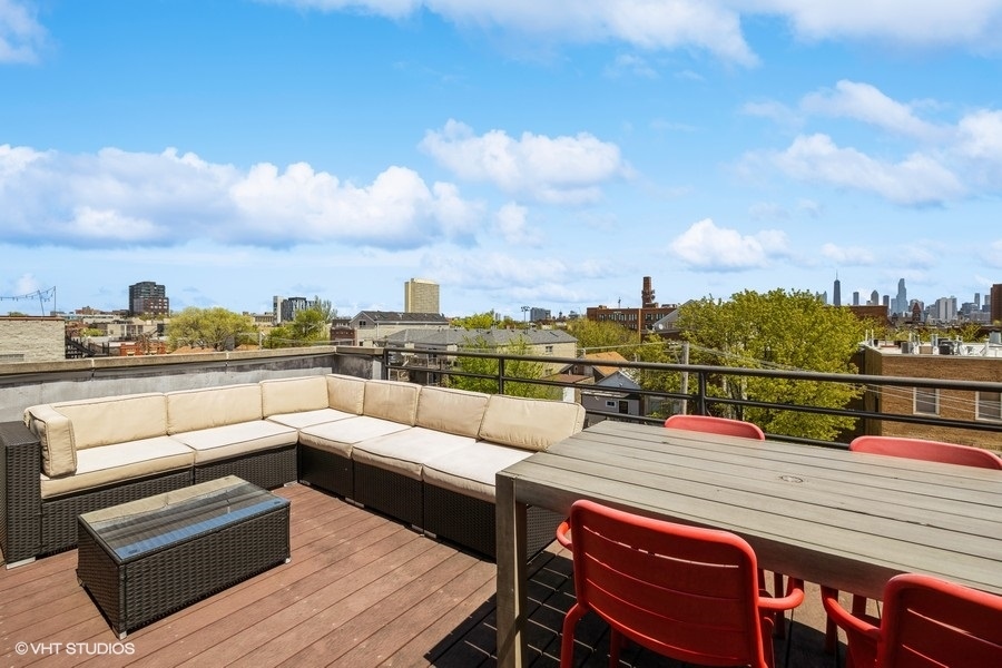 927 N Hermitage Avenue Unit: 3