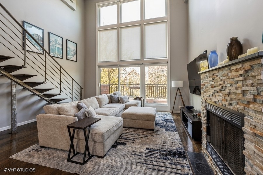 927 N Hermitage Avenue Unit: 3