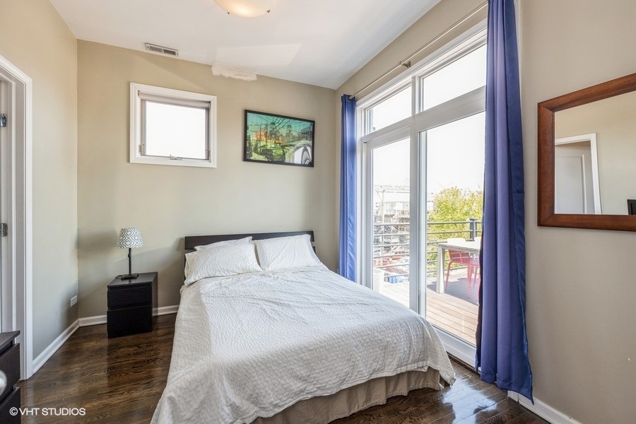 927 N Hermitage Avenue Unit: 3