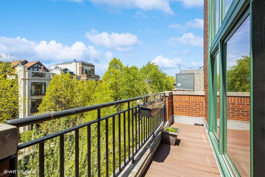 927 N Hermitage Avenue Unit: 3