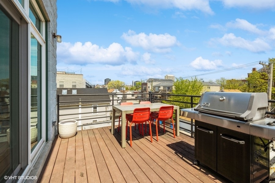 927 N Hermitage Avenue Unit: 3