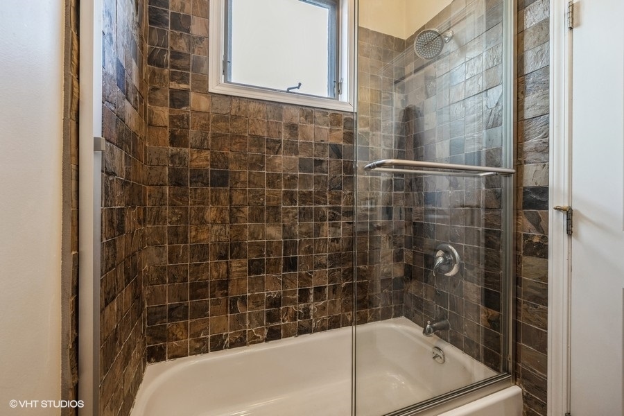 927 N Hermitage Avenue Unit: 3