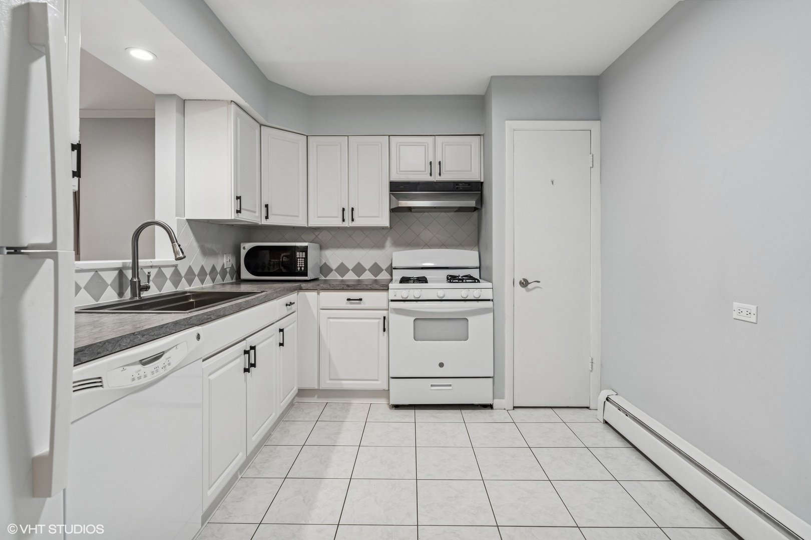 2336 N Commonwealth Avenue Unit: 108