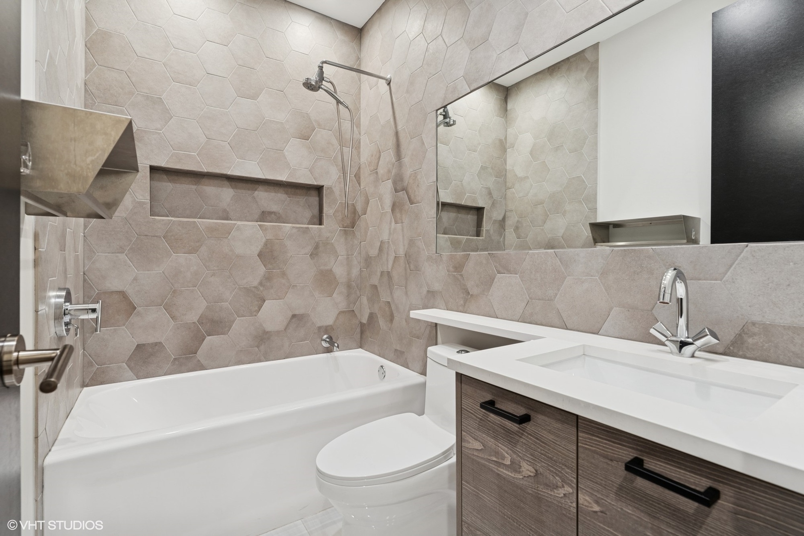 927 N Damen Avenue Unit: 2