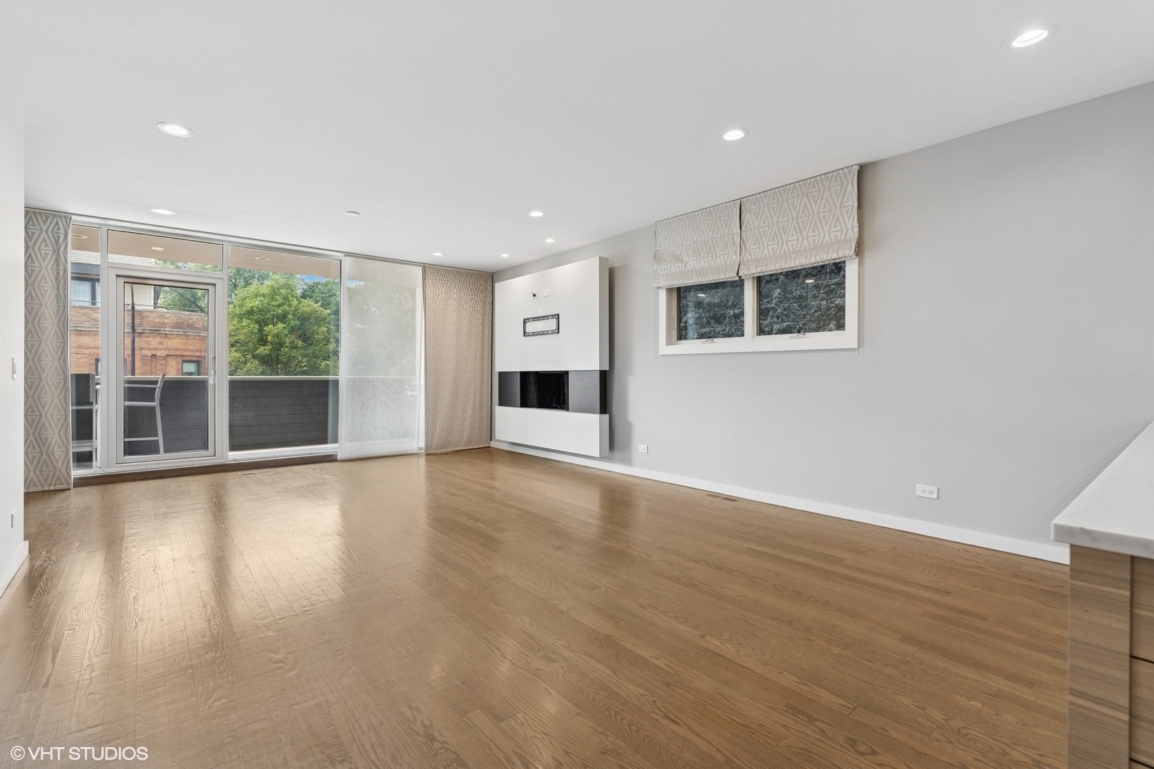927 N Damen Avenue Unit: 2