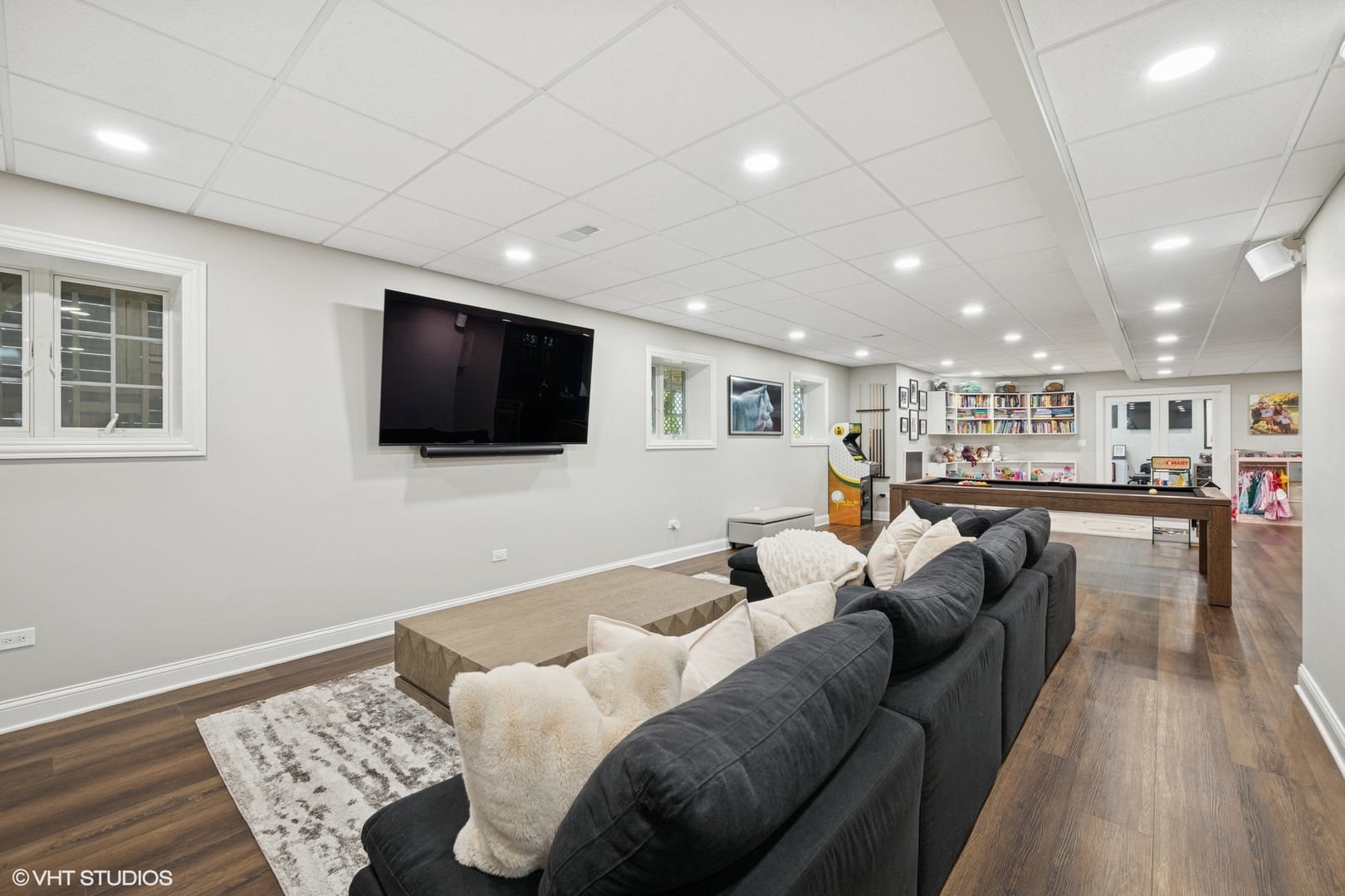 1200 Bibury Lane